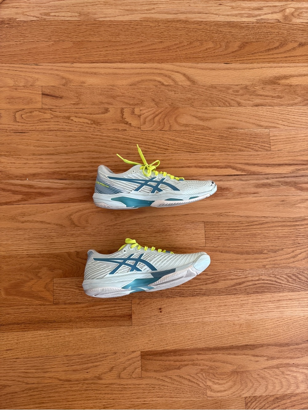 ASICS Solution Speed FF 2 tennis shoes